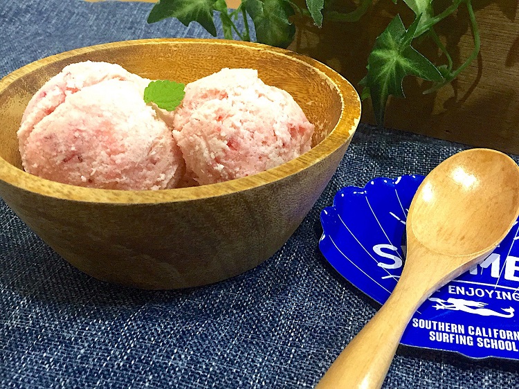 夏にピッタリ♬簡単ストロベリーアイスのレシピ★