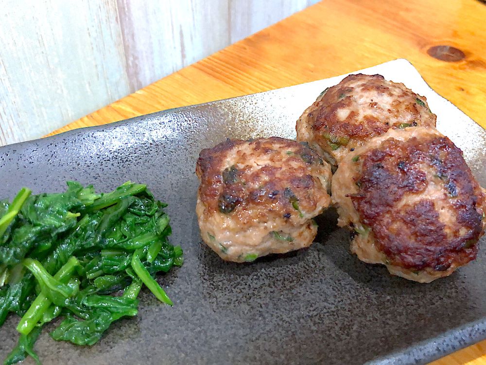 シソの葉とネギの味噌ハンバーグ